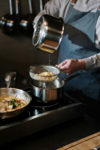 Hur Kan Ett Stekbord, Ett Frysrum och En Kylmonter Effektivisera Ditt Kök och Höja Kvaliteten på Dina Matvaror?